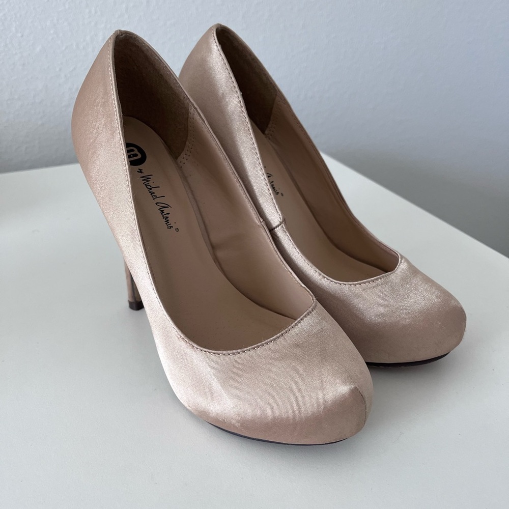 Michael Antonio Women's Satin Nude Round-Toe Heels